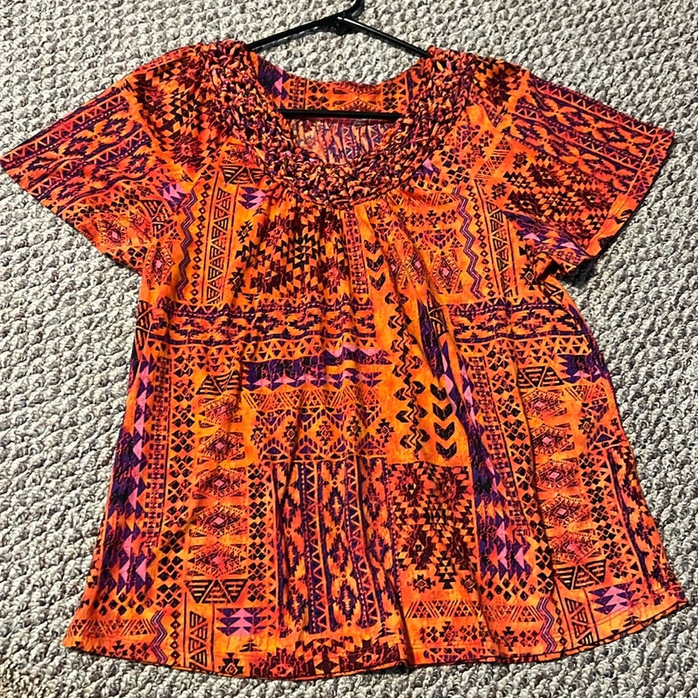 Women’s Top - Size M-L